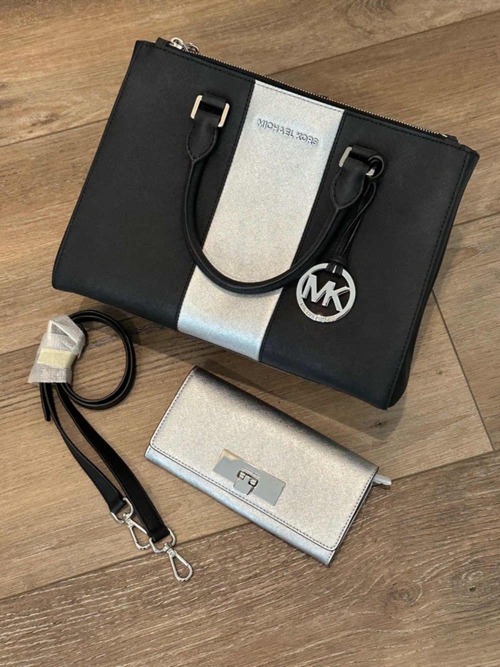 Michael Kors Purse & Wallet Set, Saffiano Leather, Black & Silver!